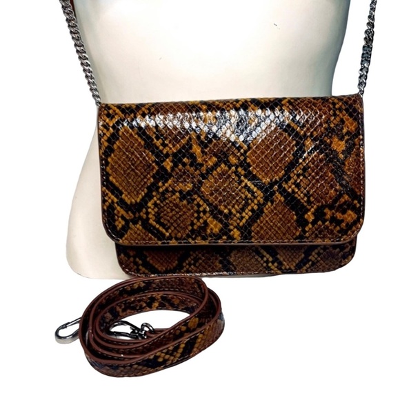 Urban Outfitters Snakeskin Purse /Crossbody Clutch 🔥🔥HOST PICK🔥🔥 - Picture 2 of 3